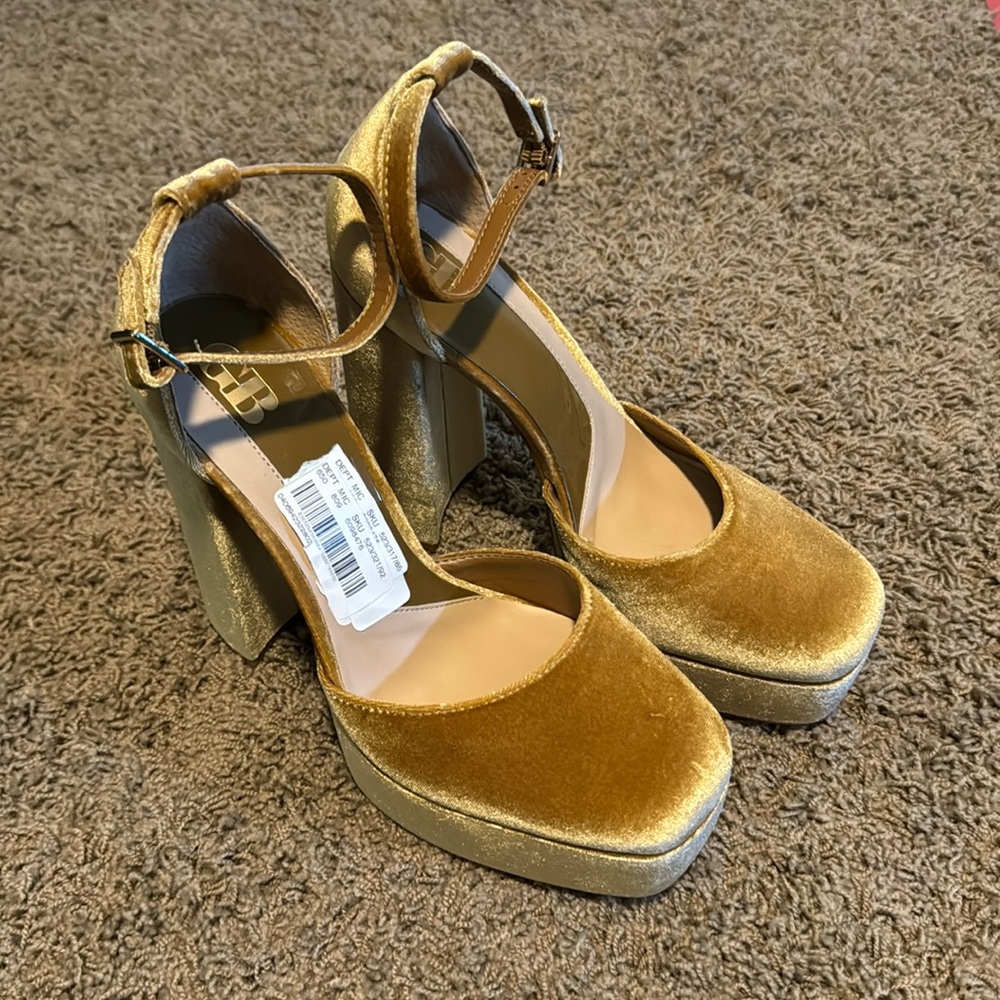 Gianna Bini GB Velvet Mustard/Gold Platform Heel NWOB